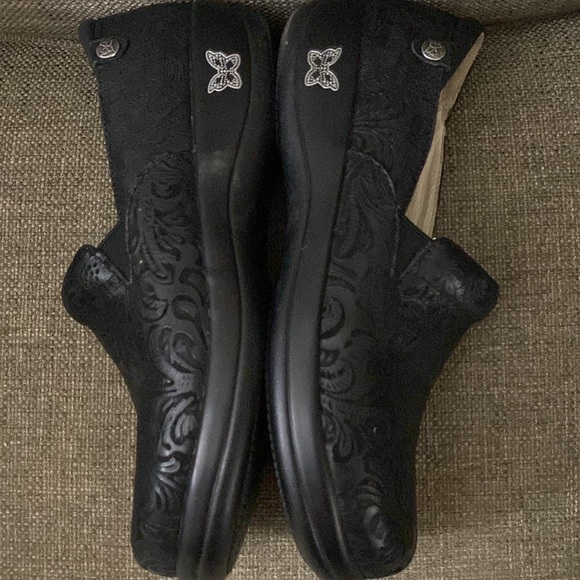 ALEGRIA PROFESSIONAL Size 10.5 Keli Black Embossed - Like New - Picture 9 of 9